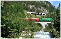 RE1132 mit der Ge 4/4 III 647  Gr�sch  auf der Albulabr�cke I. (18.07.2013)