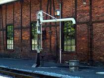 Einer der beiden Wasserkr�ne im Bahnhof Bertsdorf vor dem ehemaligen Lokschuppen am Gleis nach Kurort Oybin, aufgenommen am 17.09.2006