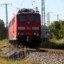 Ein traurigen anblick gab es heute am 21.07.2013 als 10x155er+151 091-6 von Rostock-Seehafen nach Opladen zum Bender gebracht wurden Zuglok war 185 296-1.Standpunkt G�terumfahrung Rostock Hbf  