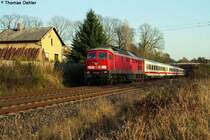 Sachsenmagistrale: Am 29.10.05 ist 232 223 mit dem IC 2152 und den letzten Sonnenstrahlen des Tages bei Obermylau im Vogtland Richtung N�rnberg unterwegs.