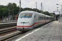 Hier 808 039-2  Essen  als ICE853 von K�ln Hbf. nach Berlin Ostbahnhof mit 808 044-2  Koblenz  als ICE843 von K�ln Hbf. nach Berlin Ostbahnhof, bei der Durchfahrt am 28.6.2013 durch Berlin Wannsee, in Richtung Berlin Grunewald.