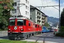 RhB: Ge 4/4 ll-Doppeltraktion mit 7 Wagen auf der Fahrt nach Arosa am 3. August 2008. Die Aufnahme ist auf dem Strassenbahnabschnitt in Chur entstanden.
Foto: Walter Ruetsch