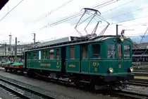 RBS: Trotz Neuanschaffung und Modernisierung von Rollmaterial sind im Fuhrpark der RBS noch einige �ltere Fahrzeuge erhalten geblieben. CFe 4/4 11  Hoschtet-Schn�gg  in Solothurn-HB am 7. April 2005. Anstelle von Sonderfahrten wurde dieser historische Triebwagen auch ab und zu f�r den Transport von Drehgestellen zwischen den verschiedenen Wekst�tten von Solothurn, Worb und Worblaufen eingesetzt.
Foto: Walter Ruetsch