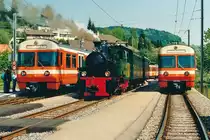 RBS: Zugskreuzungen wie diese vom Juni 1987 in Boll-Utzigen, sind leider nicht mehr m�glich, da die G 2/2 101 (ex MEG)  FEURIGER ELIAS  bereits seit mehreren Jahren nicht mehr auf den RBS-Strecken verkehrt.
Foto: Walter Ruetsch 