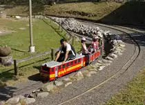 TPC/BVB: Im Gryon Park Barboleuse drehte am 18. August 2011 der BVB-BDeh 2/4 25 als Kinderbahn seine Runden.
Foto: Walter Ruetsch