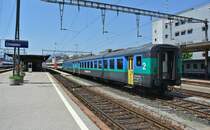 Da der 6-teilige EWIV Pendel f�r einen Sonntag w�hrend den Sommerferien zu wenig Pl�tze hat (f�r Reisende und Velos) wurde hinter der Re 460 026-8 noch ein D ex. SNCF, 324-0, und 2 B EWII (NL), 712-3+557-2, Chiasso, 04.08.2013.