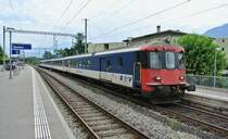 Seit Juni verkehrt jeweils am Mittwoch Nachmittag auf der TILO S20 (Castione-Arbedo - Locarno) auf einigen Z�gen ein 4-teiliger KlB Pendel anstelle eines FLIRT. An der Spitze ist der  REV  BDt 50 85 82-33 931-5, S20 25247, Tenero, 07.08.2013.