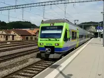 bls - Nina Triebzug RABe 525 006-3 beim verlassen des Bahnhofs Burgdorf am 03.08.2013