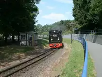 Nach der Fahrt durch die Granitz erreichte 99 1784,am 04.August 2013,mit dem P 225 Binz-G�hren,das Ostseebad Sellin.