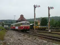 Am 09.08.13 gab es bei der Schw�bischen Alb Bahn einen Fahrtag. Hier der MAN Triebwagen VT 8 mit VS 14 bei der Einfahrt in M�nsingen.