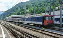 BDt EWII 50 85 82-33 932-3 abgestellt mit einem TILO HVZ Pendel in Bellinzona, 07.08.2013.