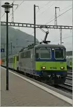 Nur kurze Zeit waren die BLS Re 4/4 II (ex SBB) mit ihren EW III im fahrplanm�ssigen Verkehr am L�tschberg zu sehen. Nun verkehren sie sporadisch als Entlastungsz�ge, so wie hier zum 100 Jahre Jubil�um der BLS.
Frutigen, den 29. Juni 2013