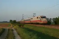 401 0558-2 als ICE 374 von Basel SBB nach Berlin Ostbahnhof am Morgen des 08.07.13 n�rdlich von M�llheim (Baden) auf H�he des Stadtteils H�gelheim.