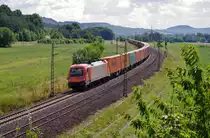 1216 902 RTS mit Containerzug am 13.08.2013 bei Harrbach gen Gem�nden am Main. 