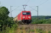 185 402  Green Cargo  mit gemischten G�terzug am 15.08.2013 bei H�nfeld gen Bebra. 