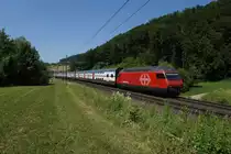 Re 460 059-9 n�hert sich am 16.07.2013 Tecknau.
