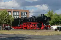01 1063: Die frisch renovierte Denkmaldampflok 01 1063 aus dem Jahre 1937 auf dem Bahnhofplatz Braunschweig aufgenommen am 13. August 2013.
Foto: Walter Ruetsch