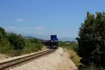 2062 105 mit G�terzug 65260 (Solin - Perković) kurz vor Ka�tel Stari. 26.07.2013