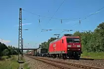 145 020-4 am 13.06.2013 mit einem KLV bei der Durchfahrt der Ortschaft Orschweier an der KBS 703 gen Norden.