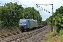145-CL 203 (Crossrail) am 25.06.2013 mit einem KLV in der s�dlichen Kurve des Ortes Schallstadt, s�dlich von Freiburg (Breisgau) gen Norden.