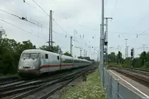 401 585-5 als ICE 76 von Z�rich HB nach Hamburg Altona am Morgen des 25.07.13 bei der Durchfahrt des Bahnhofs M�llheim (Baden).