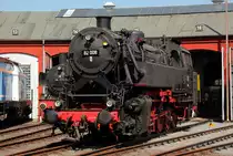 82 008 (Fabr.-Nr. 2884 / Krupp / Bj. 1951) beim Lokschuppenfest in Siegen am 17.08.2013