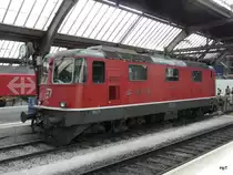 SBB - Re 4/4 11127 im HB Z�rich am 04.08.2013