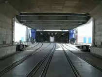 Beim Hafenfest in Mukran hatte man auch die M�glichkeit an den Breitspurf�hranleger zukommen.Hier die Auffahrt zum F�hrschiff  KAUNAS  am 16.August 2013.