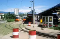 Gen�ve / Genf TPG Tram 12 in der Endstation in Moillesulaz am 8. Juli 1990. - Rechts im Bild sieht man einen Teil des Grenzkontrollpunktes in Moillesulaz (CH / F). 