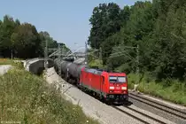 185 359 mit einem Kesselwagenzug am 06.08.2013 bei Osterm�nchen.