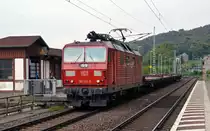 180 013 d�rfte mit den vier Wagen am Haken keine Probleme gehabt haben. Sie fuhr am 05.07.13 durch K�nigstein Richtung Dresden.
