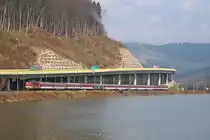 363 146-2 R 603 „Obchodn� centrum Mirage“ Bratislava hl.st. – Ko�ice. Horn� Hričov (16.04.2011)