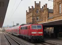 DB 111: SE Rheine mit der DB 111 134-3 am 10. August 2013 auf dem Bahnhof Minden.
Foto: Walter Ruetsch
 