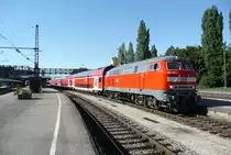 Am 02.08.2013 f�hrt 218 496 mit einem IRE nach Stuttgart Hbf in Lindau Hbf aus. Die Lok gl�nzt durch den neuen Lack wundersch�n.