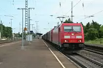185 201-1 mit einem Stahlzug Richtung Basel am Vormittag des 25.07.13 bei der Durchfahrt in M�llheim (Baden).