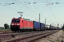 Am 07.06.2013 durchfuhr die Mannheimer 185 045-2 mit einem gemischten KLV die �berholgleis in ORschweier gen Freiburg.