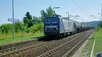 RBH 121 (143 048-7) kommt mit einem Kesselzug durch den Hp Radebeul-Naundorf gefahren Richtung Weinb�hla (22.8.2013)