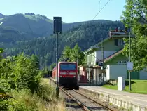 Wendezug beim Halt im Bahnhof Himmelreich an der H�llentalbahn im Schwarzwald, Aug.2013