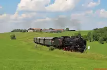 Anlässlich des Ritterfestes auf Schloss Amerang im August finden regelmäßig Dampfsonderfahrten auf der Lokalbahn Bad Endorf - Obing statt, hier 638.1301 der ÖGEG am 17.08.2013 bei Taiding