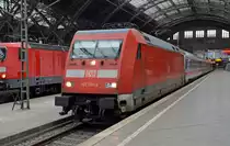 101 101 stand am 12.07.13 mit drei IC-Wagen abfahrbereit in der Leipziger Bahnhofshalle. Ein regul�r verkehrender IC war das nicht. 
