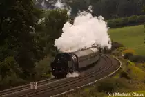 064 419-5 zieht einen Sonderzug �ber die S�dbahn von Ulm nach Friedrichshafen, von dort geht es weiter nach Lindau, aufgenommen bei Meckenbeuren am 25.08.2013