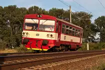 810 290 im sch�nen Abendlicht, unterwegs als Os 4286 von Kuty nach Breclav. Die Aufnahme entstand zwischen Lanzhot und Breclav, am 21.08.2013.