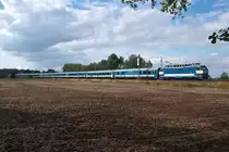 EC 171, unterwegs nach Budapest-Keleti. Die Aufnahme enstand kurz nach Breclav, am 21.08.2013.