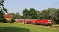 RE 22015 (Stuttgart Hbf-T�bingen Hbf) mit Schublok 143 092-5 bei Wernau 13.7.13