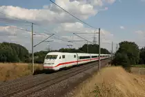 Hochwasserumleiter auf der KBS 310: 402/808 019-4 (Hagen) und 402/808 033-5 (Ulm) als ICE 848/858 auf dem Weg von Berlin nach D�sseldorf und K�ln. Fotografiert am 25.08.2013 in Magdeburg Diesdorf. 