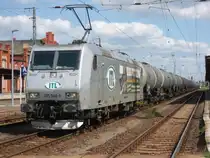 Am 25.08.2013 kam ITL 185 548 mit einem Kesselzug aus Richtung Magdeburg und fuhr weiter Richtung Salzwedel.