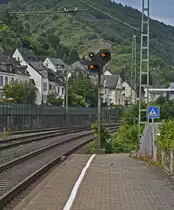 23.08.2013 Boppard Hbf; Ausfahrt von Gleis 1 Richtung Koblenz: Vorsignalwiederholer in der 1948er Bauform f�r Lichtvorsignale
