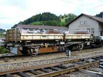 Dienstwagen der RM ( Tr�gt am Wagenrahmen noch die Anschrift SMB )..X 40 62 94 37 263-5 im Bahnhof Ramsei am 07.10.2006