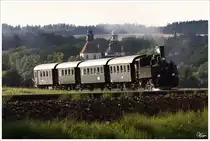 Mit den letzten Sonnenstrahlen, f�hrt MLV Dampflok 92.2271 mit dem Abendzug von Schwarzenau nach Zwettl. 
Schwarzenau 15.8.2013 