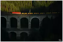 Eine 1144 quert mit einem Schotterzug die Kalte Rinne nahe Breitenstein.
16.8.2013